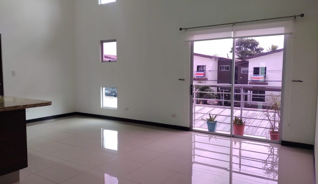 2bcdb948-efdf-48b4-9747-6c5c26de8f94