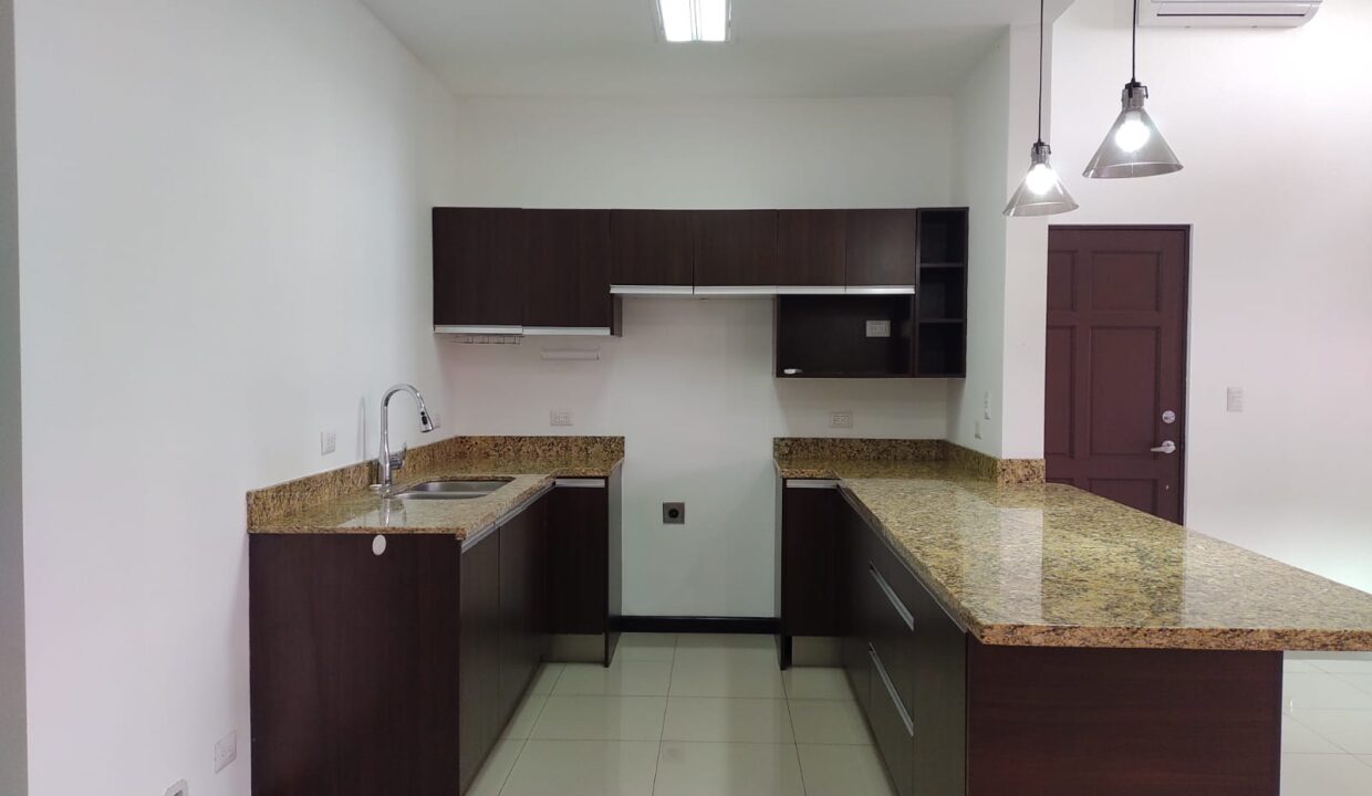 2dd961f8-83ee-4af2-bcaf-1cbb9ee46365